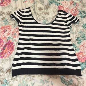 Derek Heart Black and White Fitted Cap Sleeve Tee